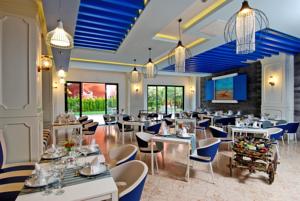 تور ترکیه هتل دلفین دلوکس - آژانس مسافرتی و هواپیمایی آفتاب ساحل آبی